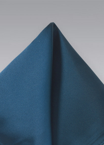 Einstecktuch aus dem gleichen Stoff und Farbe