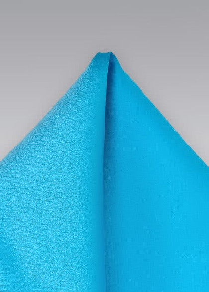 Einstecktuch aus dem gleichen Stoff und Farbe
