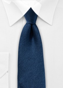 Jeansblaue Mikrofaser-Krawatte mit fein gepunkteter Struktur von Puccini