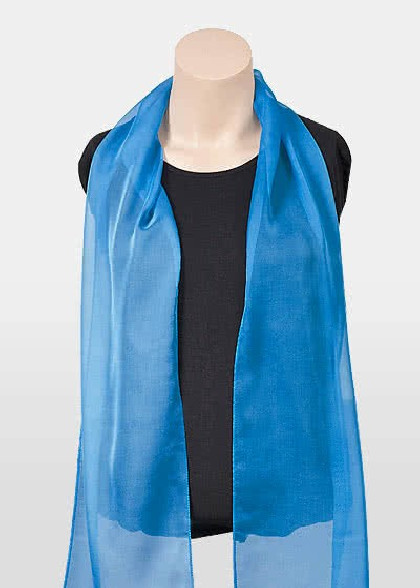 Chiffon-Schal aus dem gleichen Stoff und Farbe